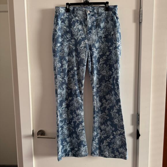 Gap × LoveShackFancy High Rise Floral ‘70s Flare Jeans Blue Front Pocket Sz 32 - Picture 4 of 10